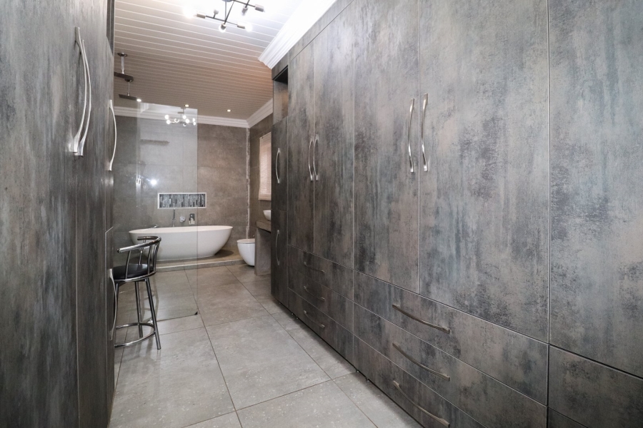 To Let 3 Bedroom Property for Rent in Flamwood North West